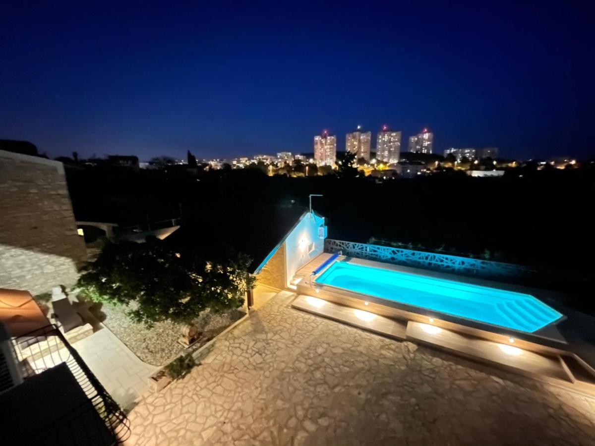Apartments Nona Пула Екстериор снимка