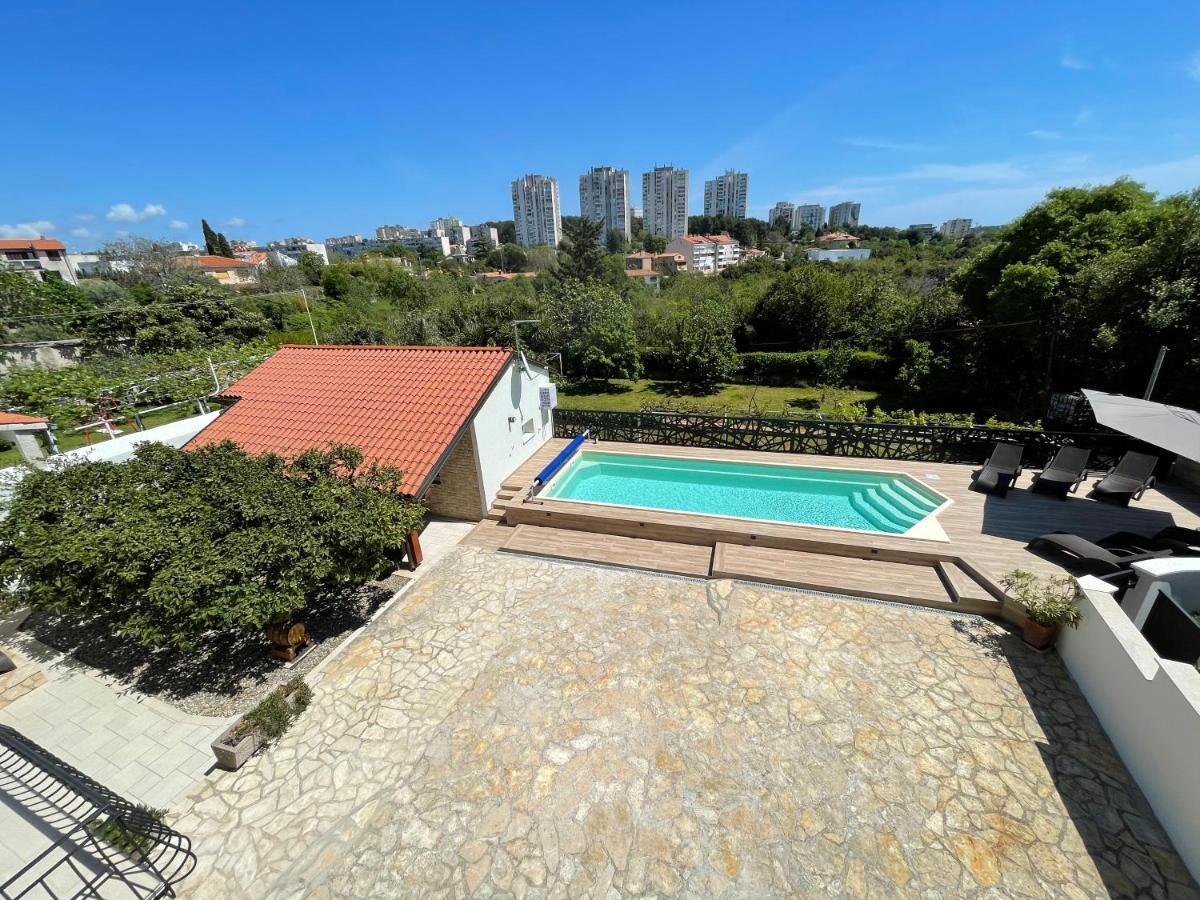 Apartments Nona Пула Екстериор снимка
