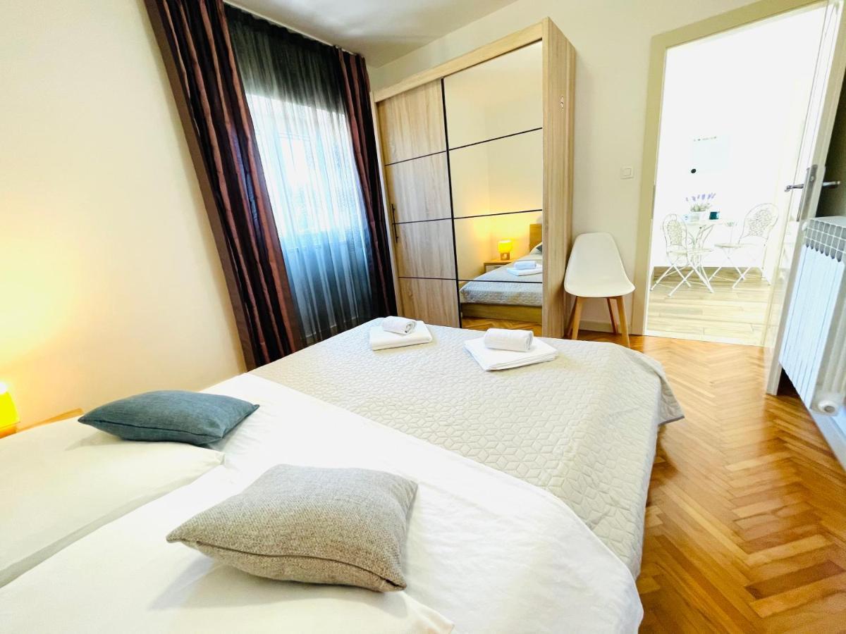 Apartments Nona Пула Екстериор снимка