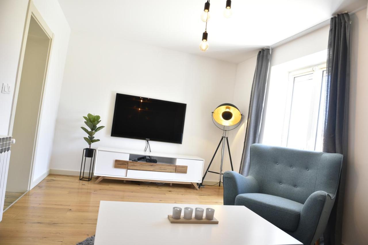 Apartments Nona Пула Екстериор снимка