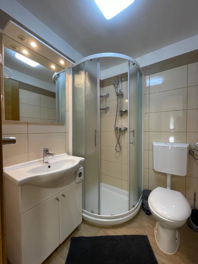 Apartments Nona Пула Екстериор снимка