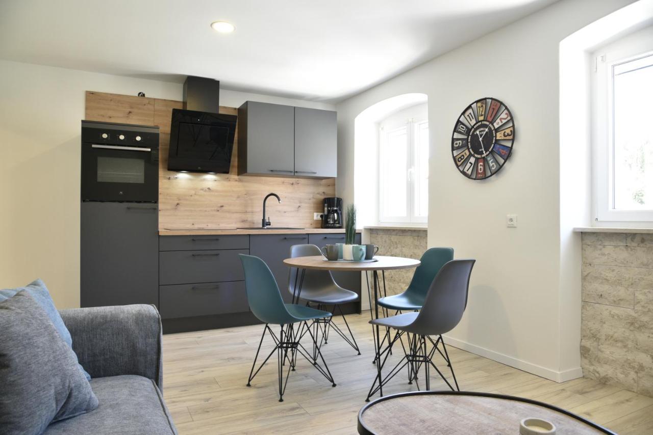 Apartments Nona Пула Екстериор снимка